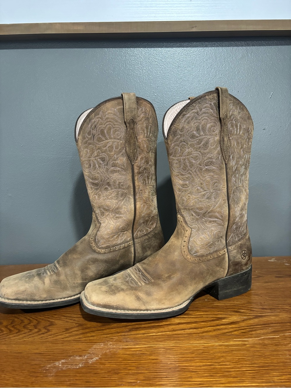 Ariat Tan and Pink Leather Boots - Picture 2 of 6